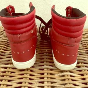 Men’s Sean John athletic shoes size 10.5